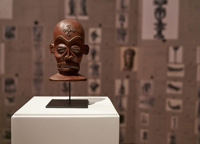 Un masque Chokwe retrouvé et exposé à Bruxelles avant son retour en Angola